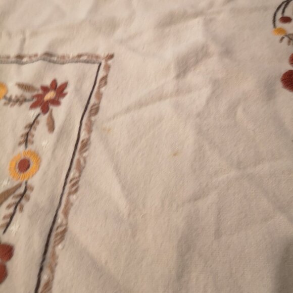 Vintage Crewel Tablecloth Hand Embroidered Floral Brown &Gold Crochet Lace Edge - Picture 13 of 14